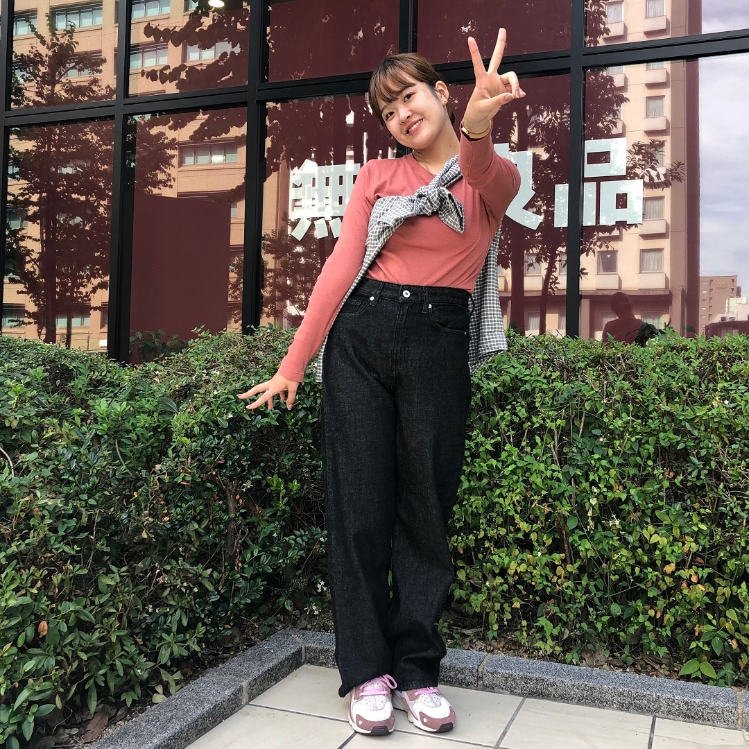 女の子が立っている写真
