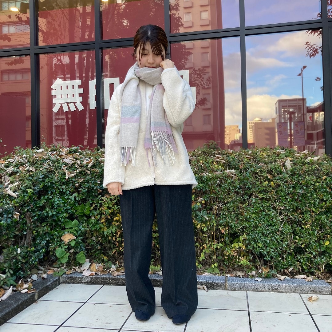 マフラーをしている女性の写真