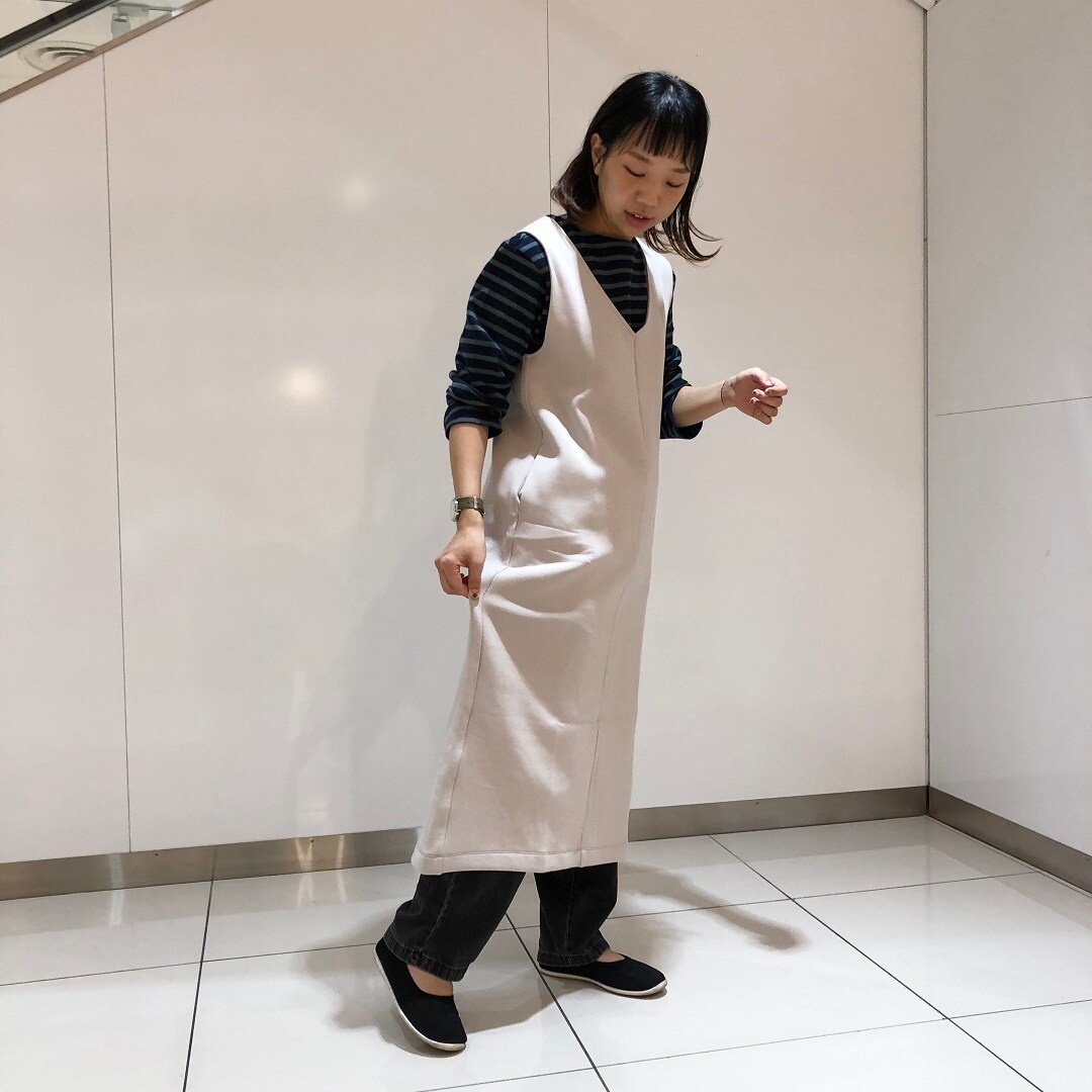 二重編みスウェットジャンパースカートのコーディネートです