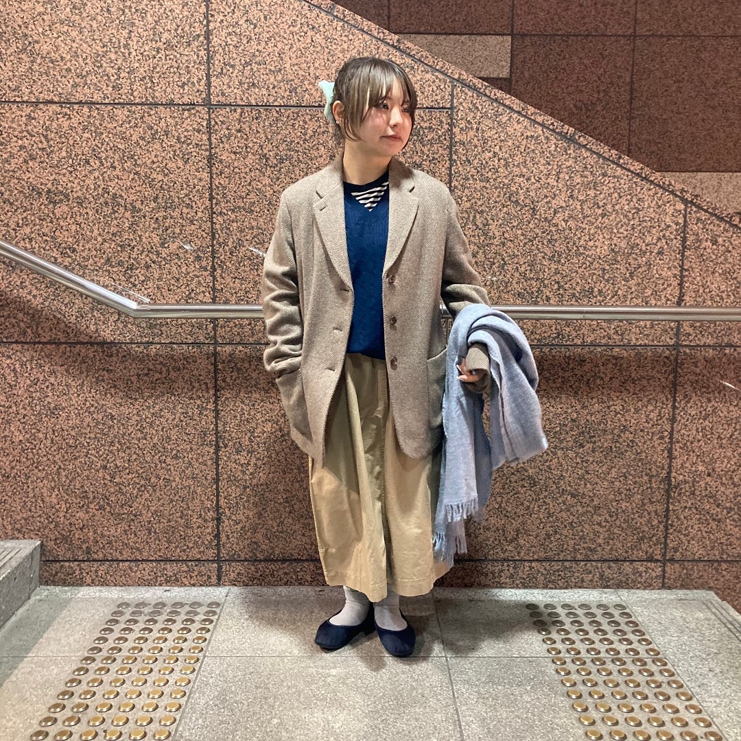 ジャケット姿の女性