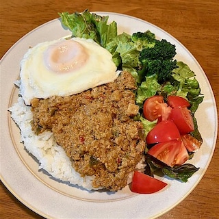 便利な「ごはんにかけるシリーズ」|ガパオ