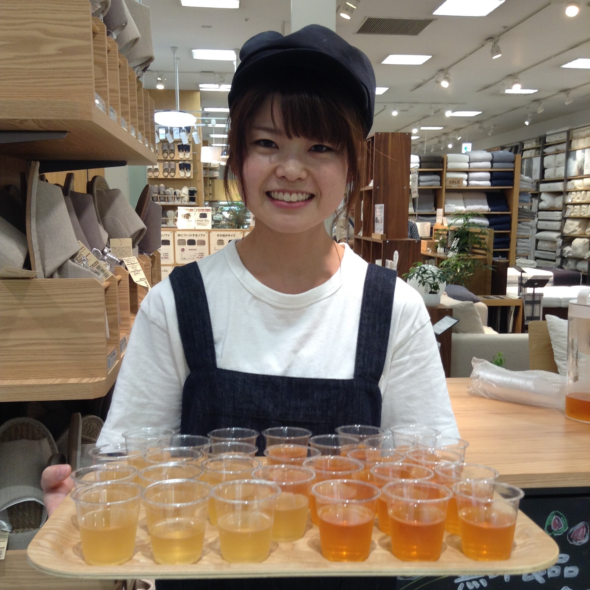 キービジュアル画像：本日の試飲～「水出し　国産大豆の黒豆茶」「水出し　有機ルイボスティー」～