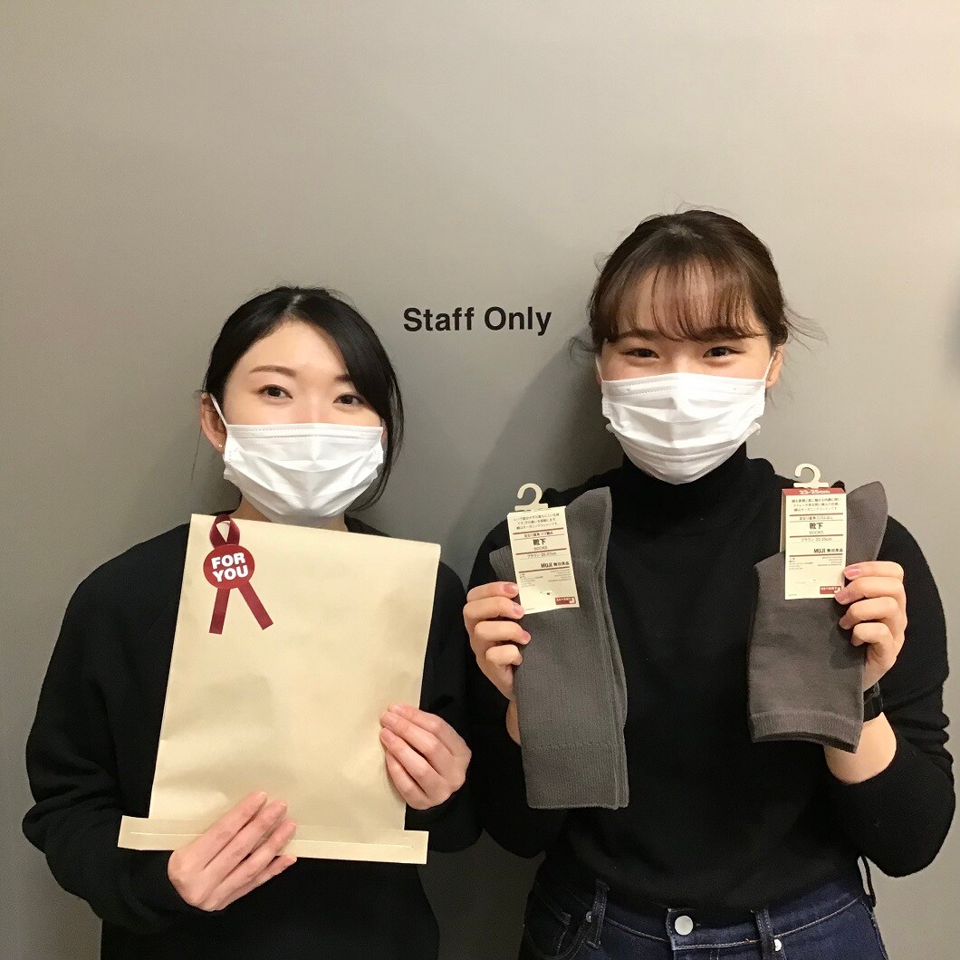 【イオンモール倉敷】「ありがとう」を靴下に込めてプレゼント