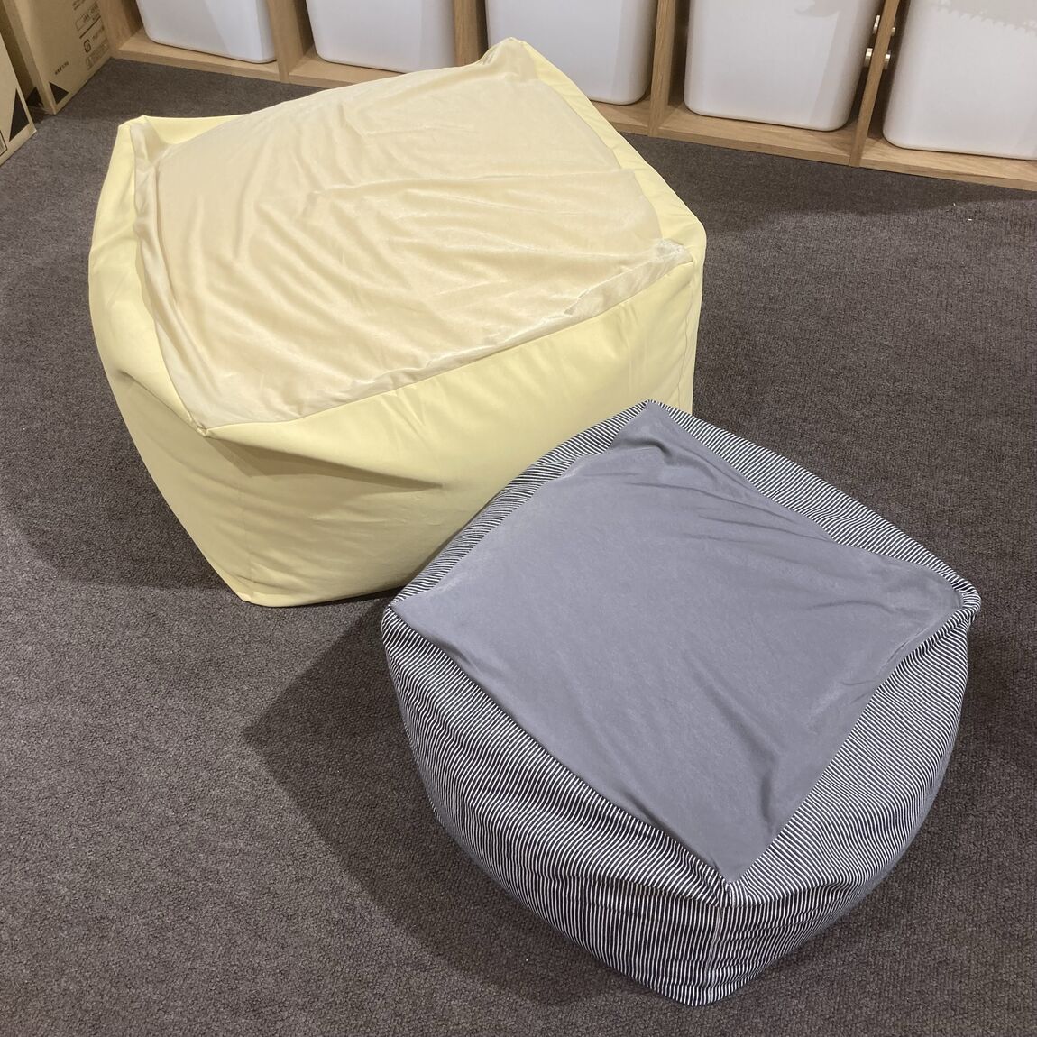 体にフィットするソファ(本体)と体にフィットするソファ 小(本体)の写真