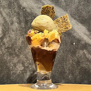 【CafeMUJIキャナルシティ博多】ほうじ茶アイスと大学芋のパフェ、まもなく終了です