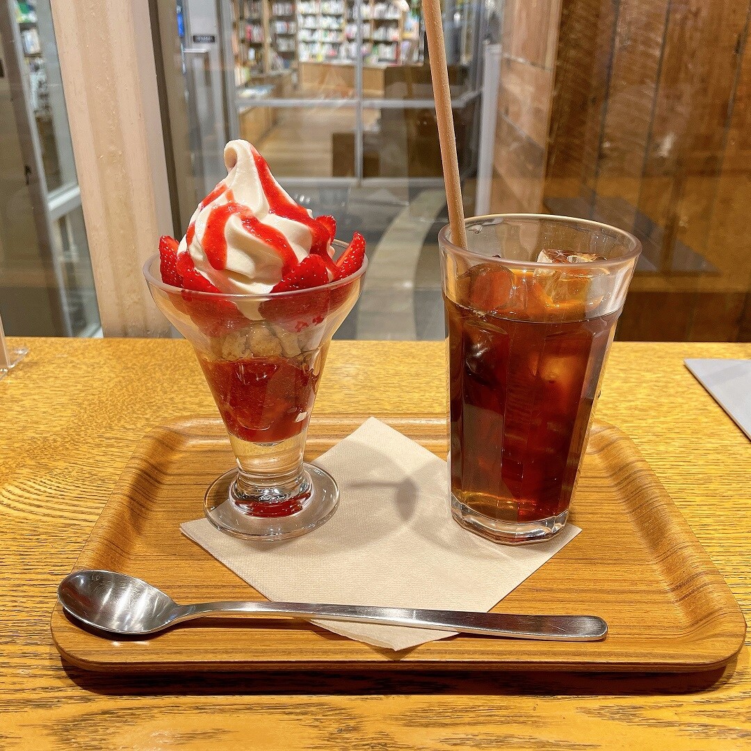 イチゴパフェ