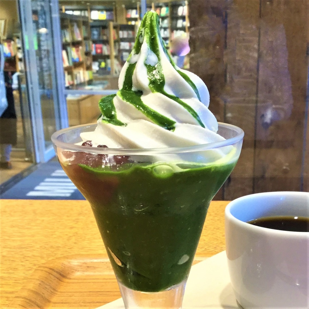 つめたくて濃厚「抹茶ゼリーパフェ」