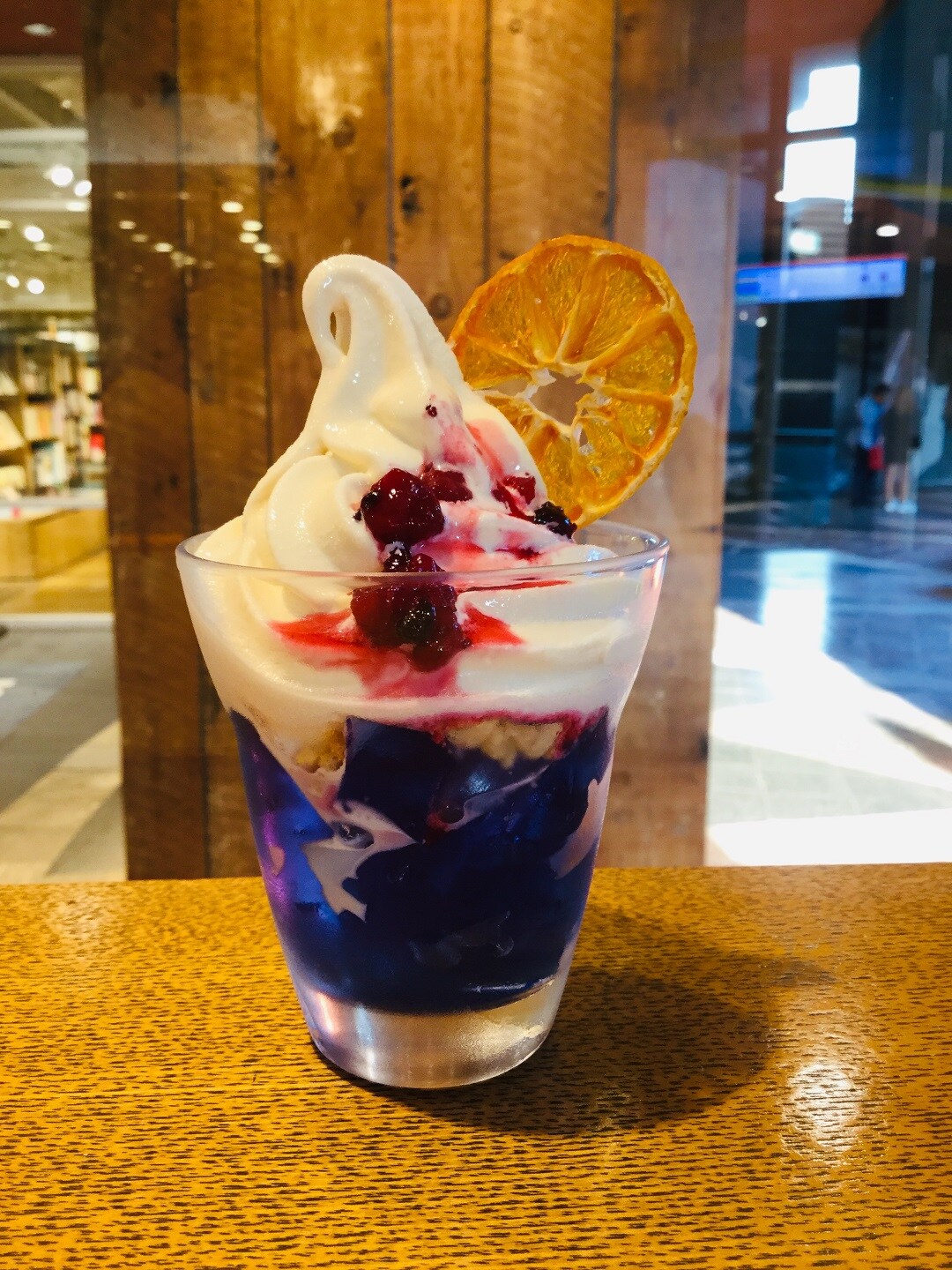 【CaféMUJIキャナルシティ博多】観劇おわりの「青いゼリーのパフェ」どげんね