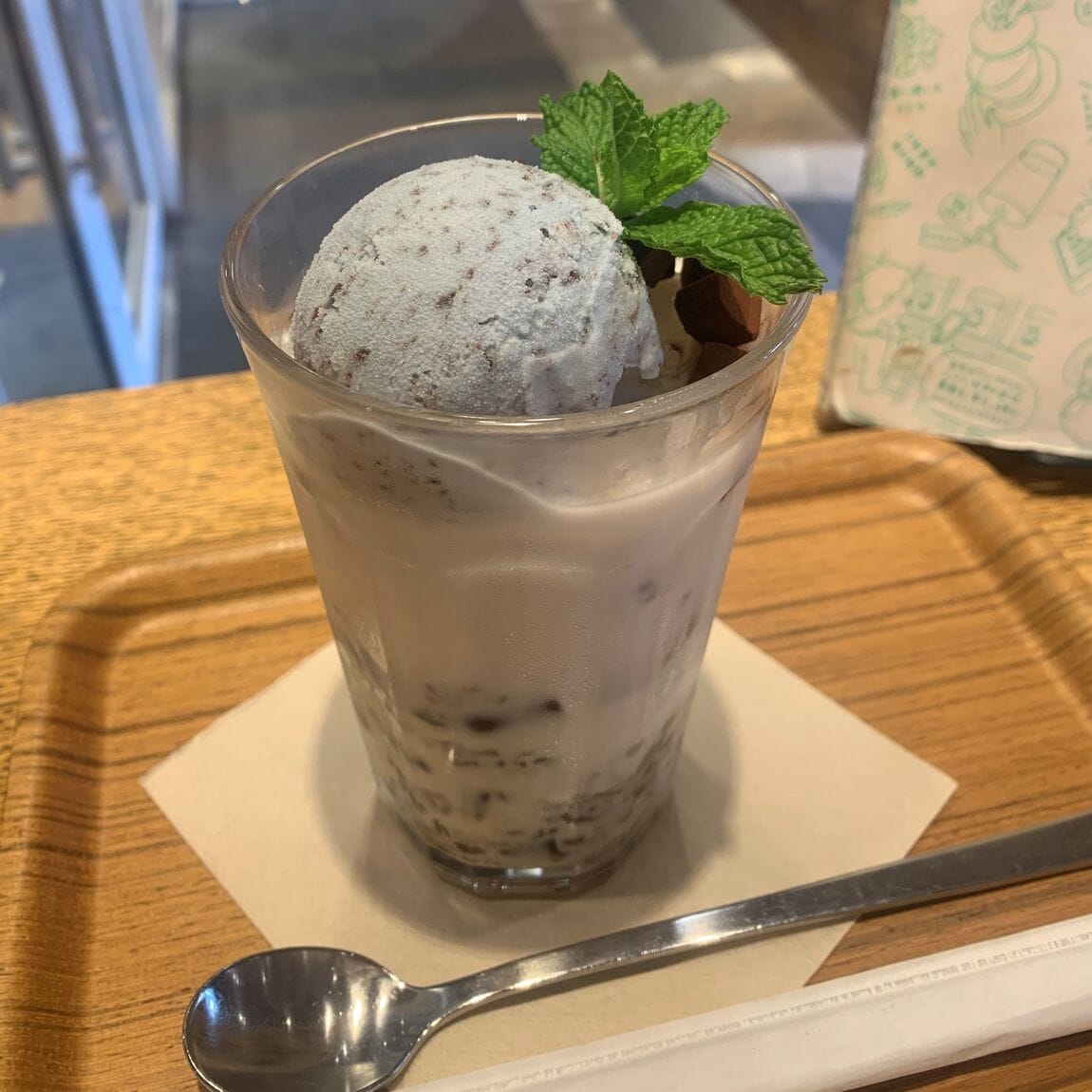 チョコミントラテ