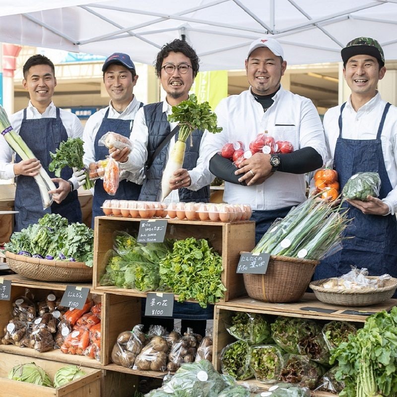 キービジュアル画像：つながる市 「畑から、台所へ。」野菜販売