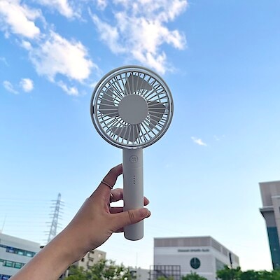 【新百合丘オーパ】角度が変えられる充電式ハンディファン