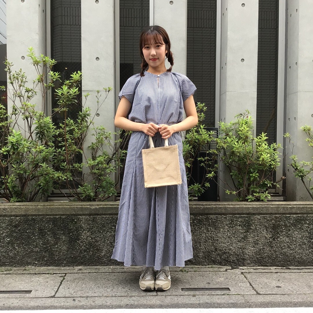 スタッフスナップ婦人
