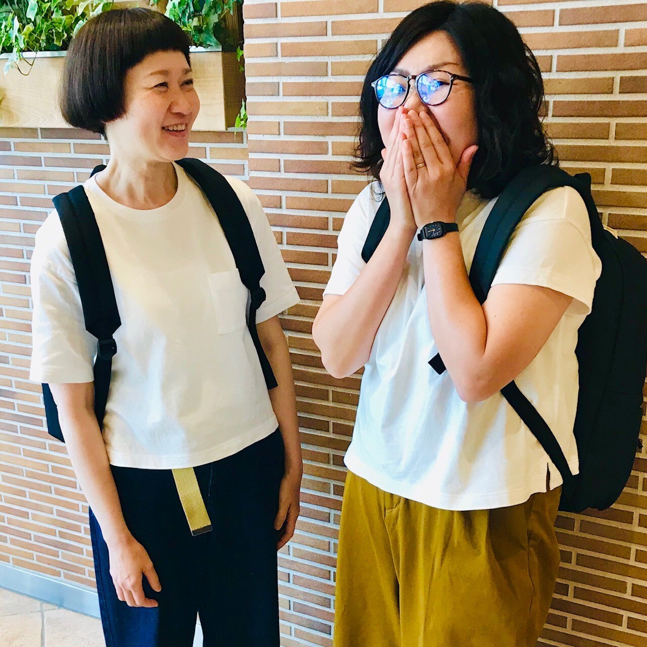 キービジュアル画像：スタッフの白Ｔシャツコーデ６