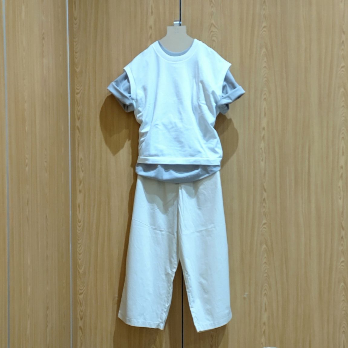 【アリオ倉敷】婦人服ベストとパンツコーデ