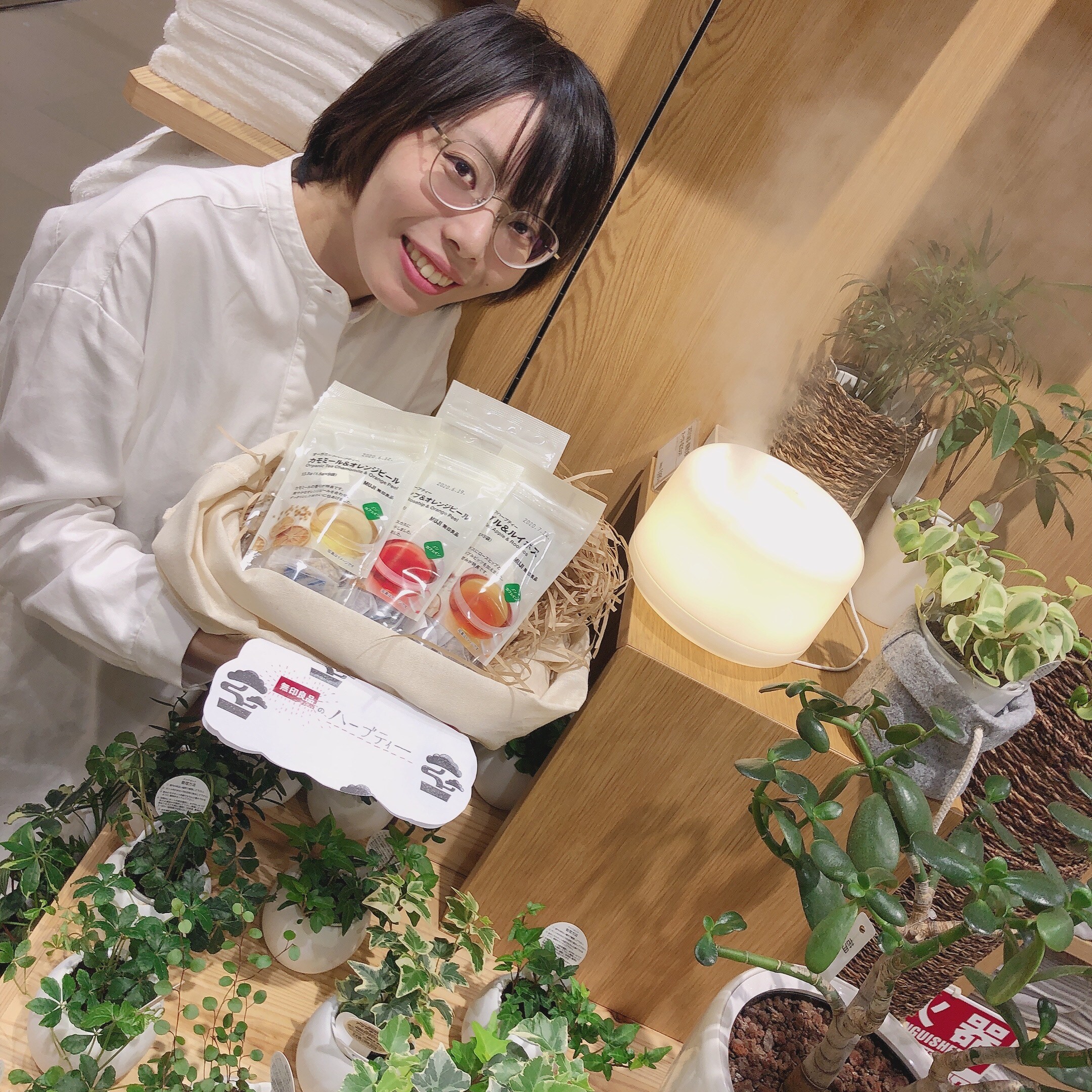 キービジュアル画像：食品のお時間です。