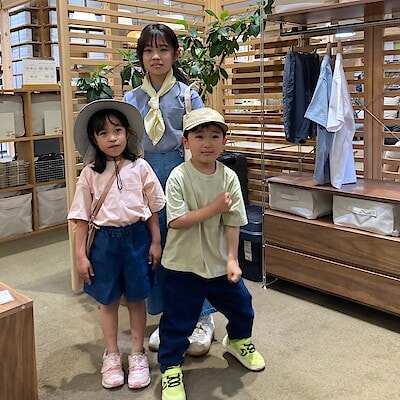 【ららぽーと名古屋みなとアクルス】(真ん中)お姉さん身長135ｃｍ　(左)妹さん身長105ｃｍ　(右)弟さん身長106ｃｍ