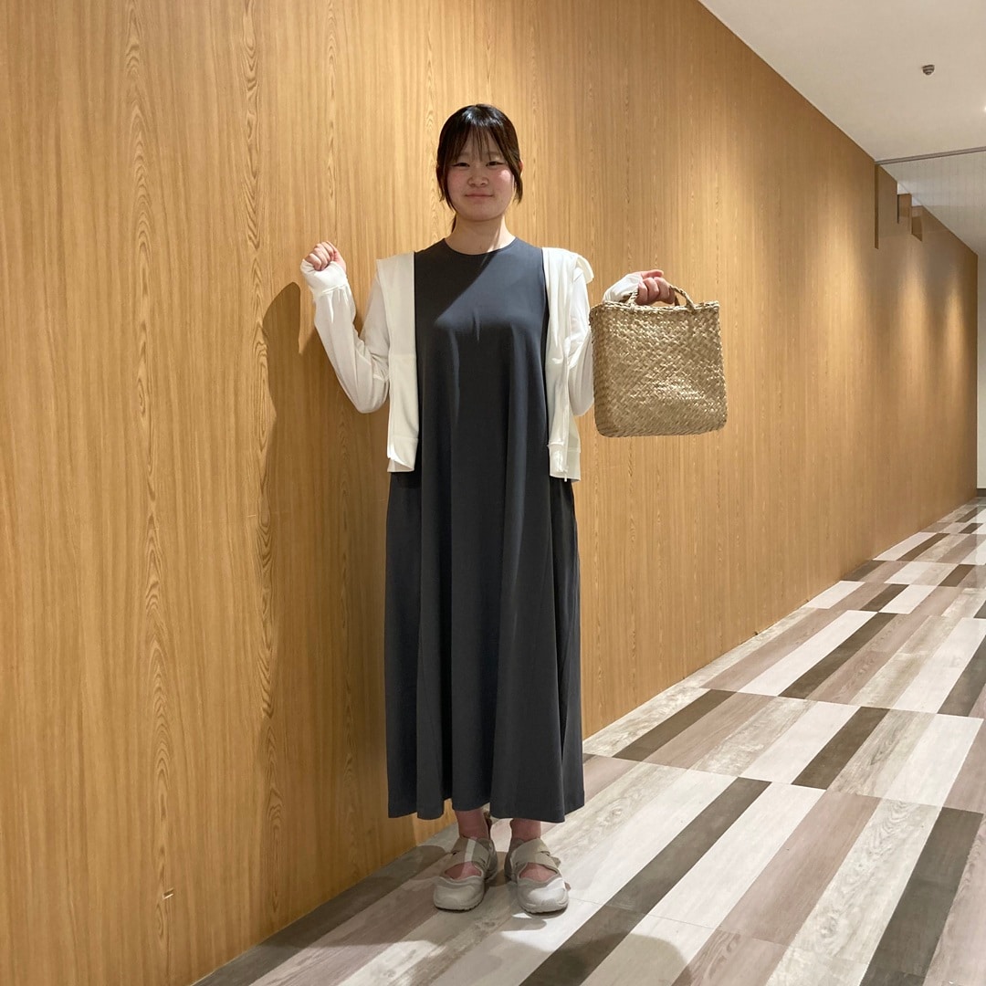 スリーブレスワンピース