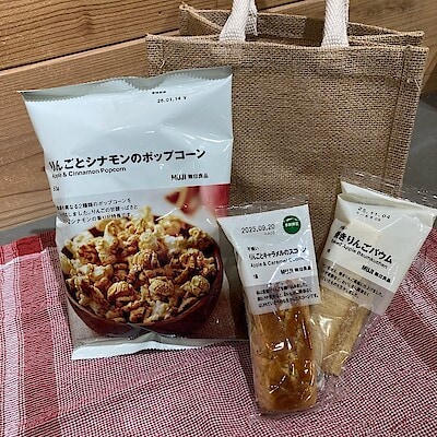 秋の新商品　リンゴのお菓子