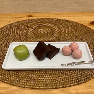 【イオンオール津南】津市民と備蓄おやつ「チョコようかん」。