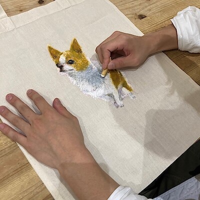 【イオンモール津南】 フレッシュ画伯が綿マイバッグ A３に描く。