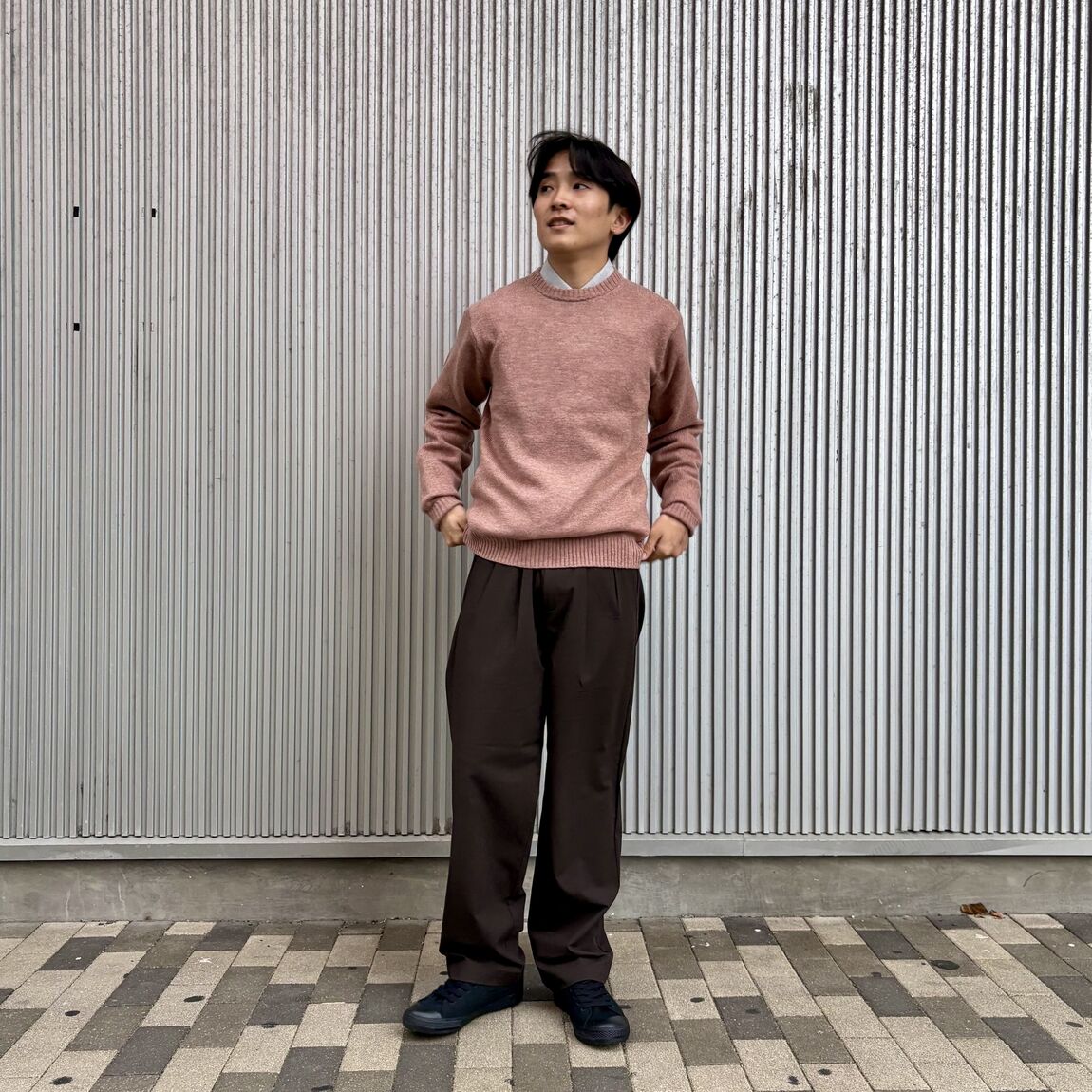 セーター来た男性