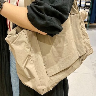 【イオンモール福岡伊都】　再生ナイロン　たためるボストンバッグ