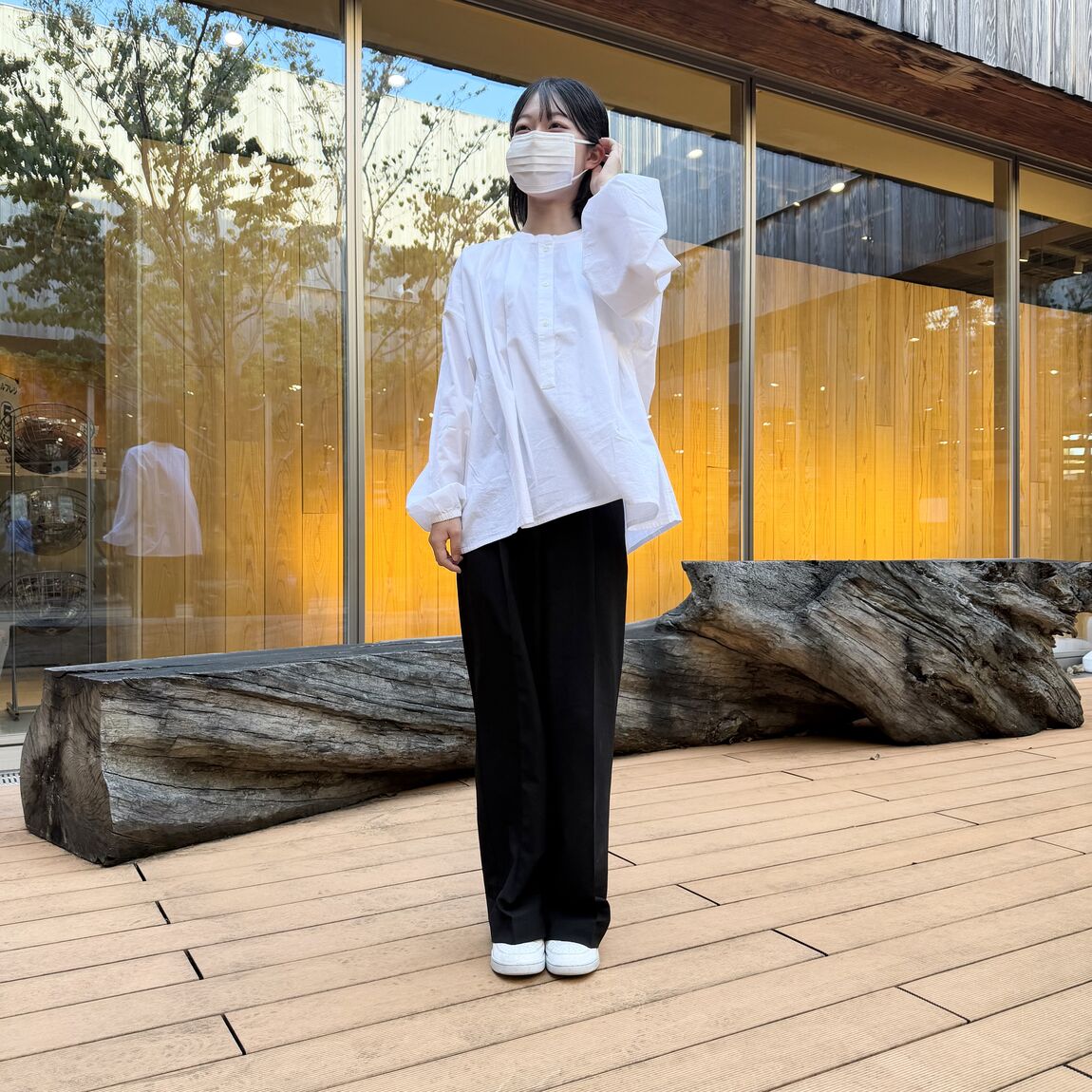 【野々市明倫通り】まっすぐなシルエットを楽しむブラウス