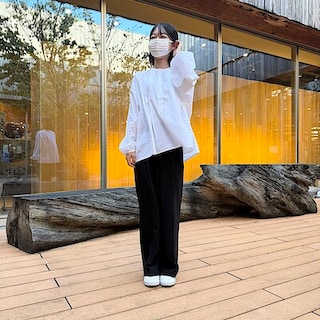 【野々市明倫通り】まっすぐなシルエットを楽しむブラウス