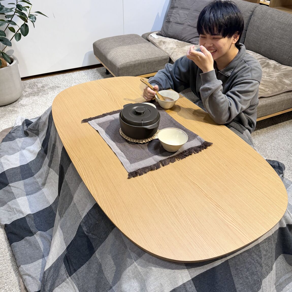 【野々市明倫通り】ぬくぬく。今年もこたつの季節がやってきました。