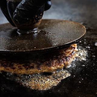 【京都山科】焼き立ての香ばしさと旨味を味わうハンバーグ｜ハンバーグつむぐ亭