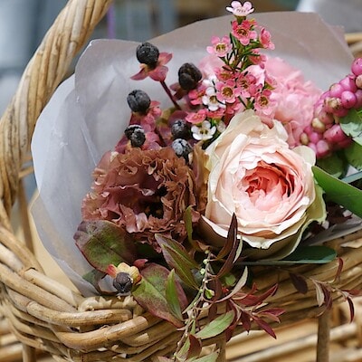 【京都山科】teaカラーのお花のアレンジメント｜周年市のお知らせ