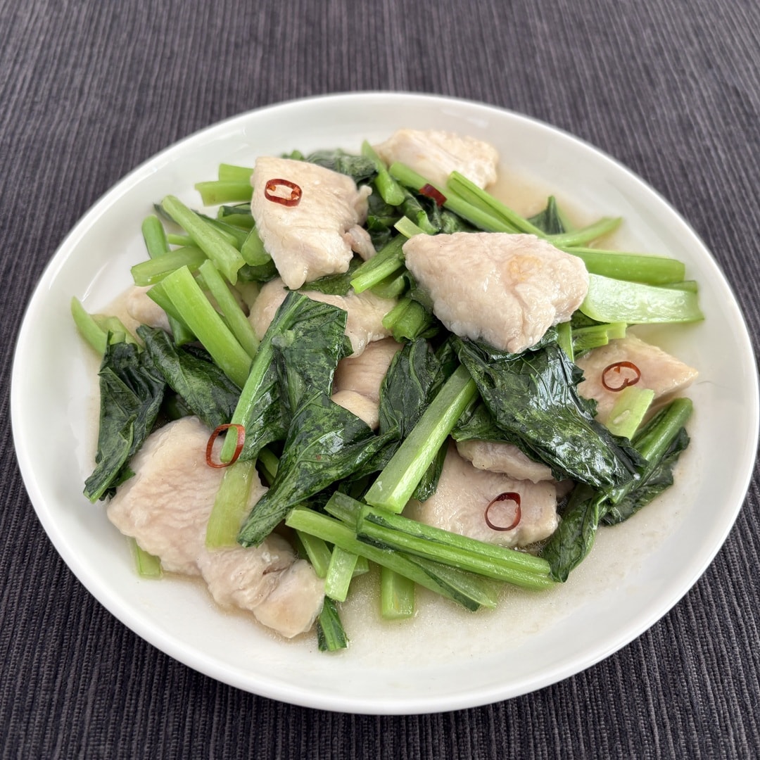 【京都山科】小松菜と鶏胸肉の香味炒め｜季節野菜のレシピ