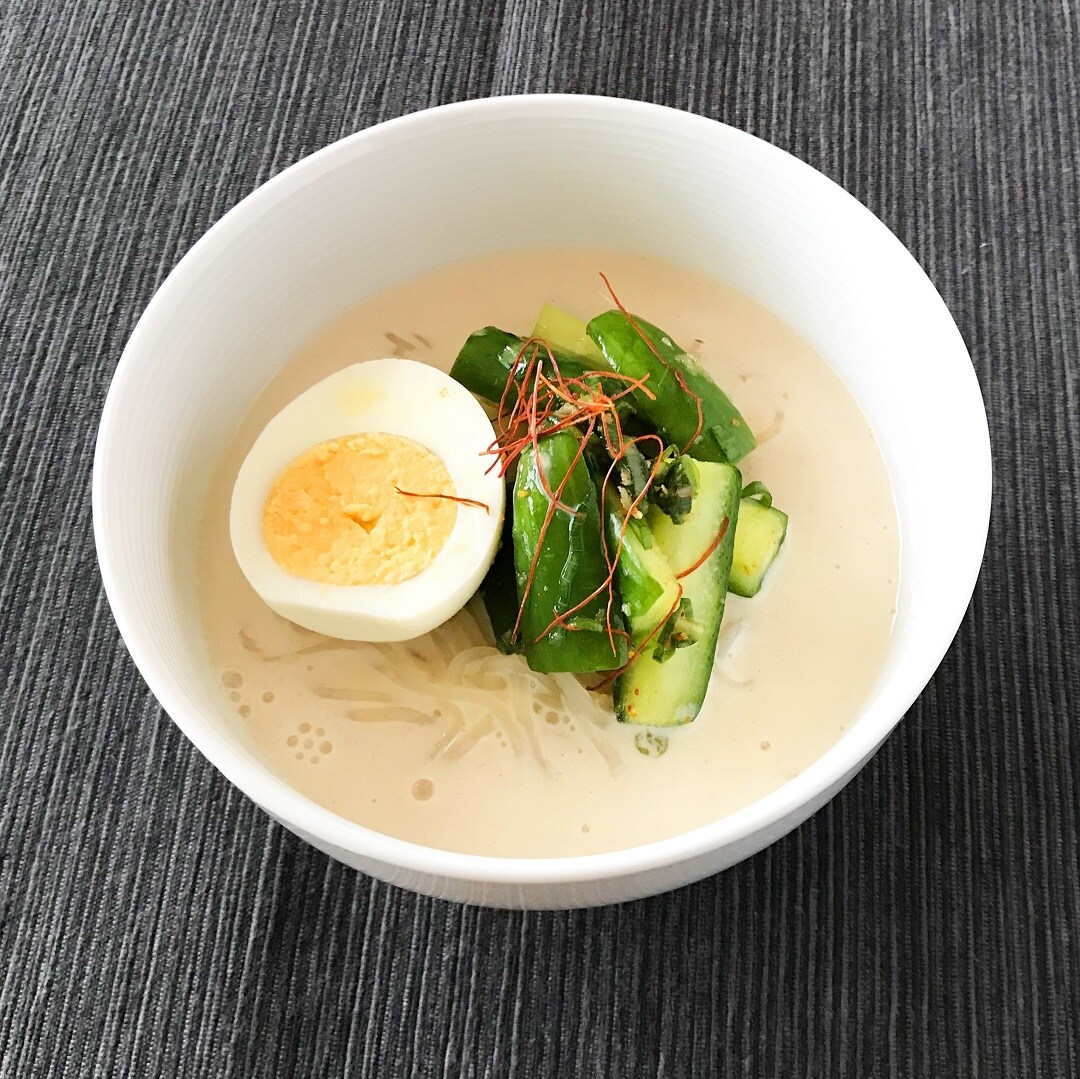 きゅうりのキムチのせ豆乳冷麺