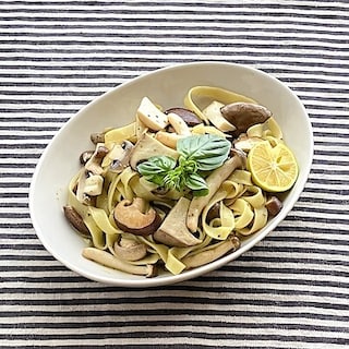 【京都山科】手摘みバジルソースのきのこパスタ｜季節野菜のレシピ
