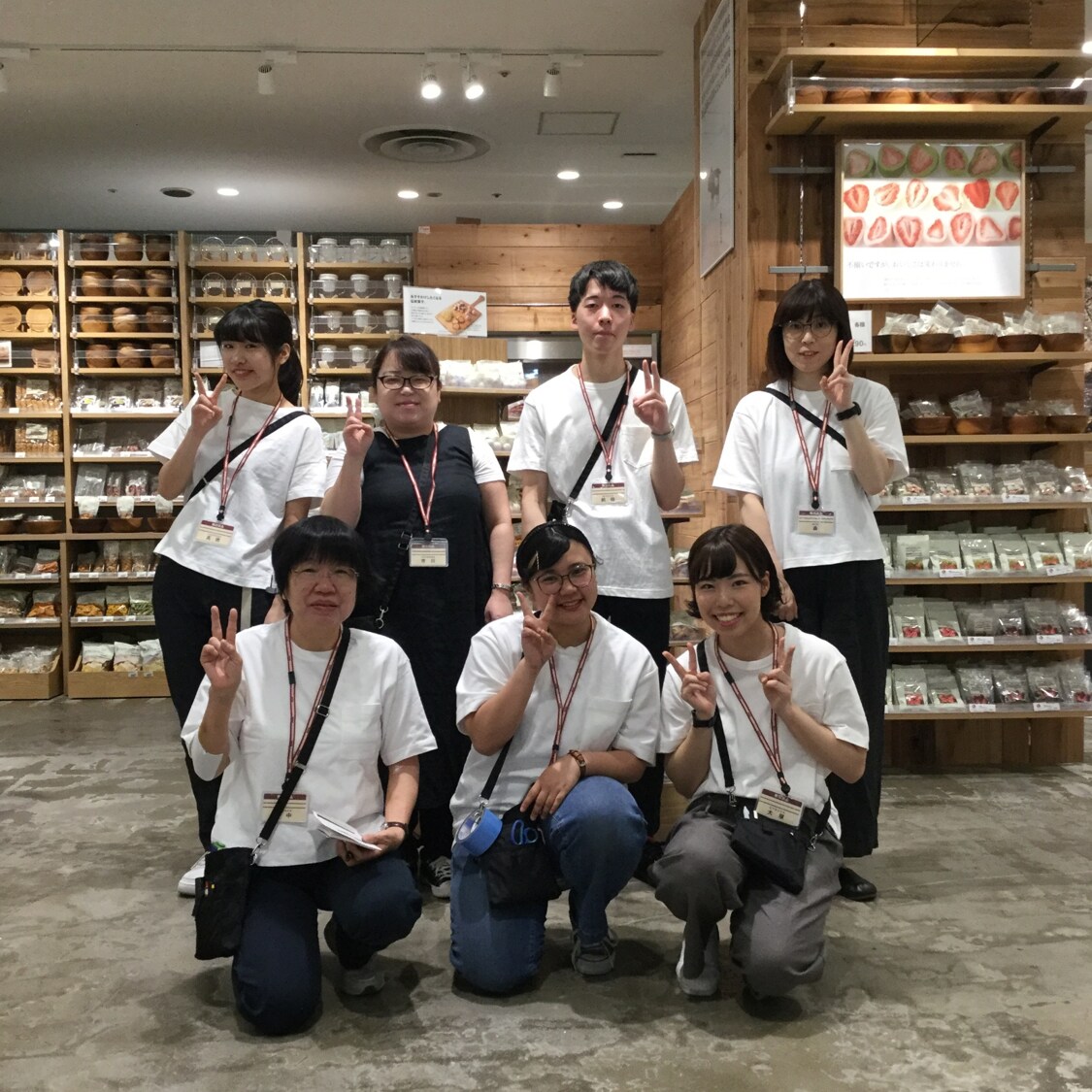キービジュアル画像：基本の、白いＴシャツ