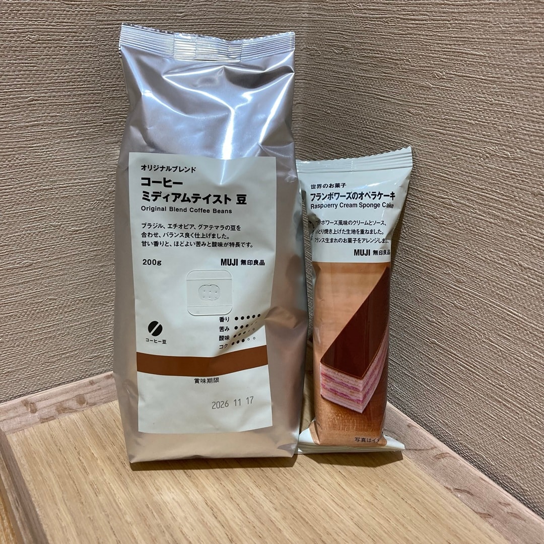 オペラケーキとコーヒー