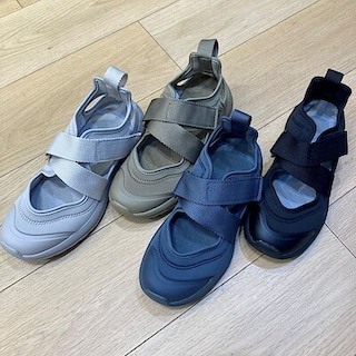 【イオンスタイル河辺】　スニーカーサンダルに新色登場