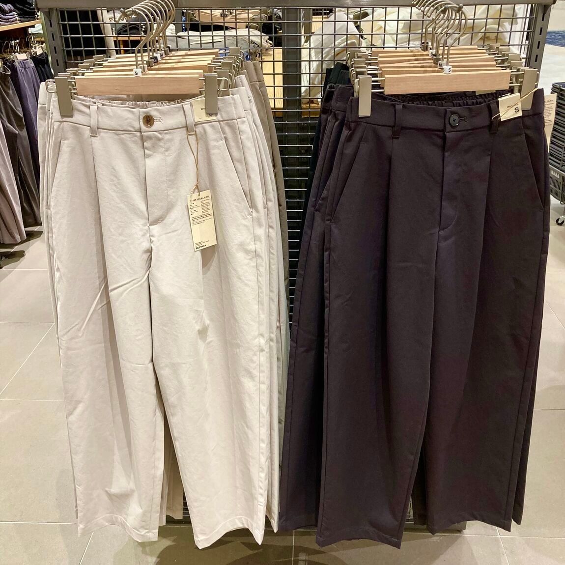 撥水タックパンツ