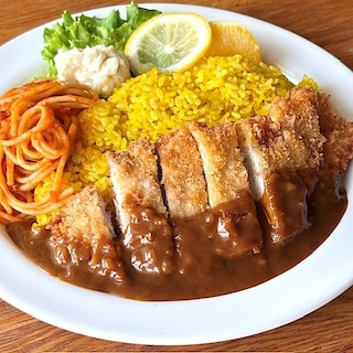 【調布パルコ】夏休みごはん　ビーフカレーとミートソーススパゲティのトルコライス風
