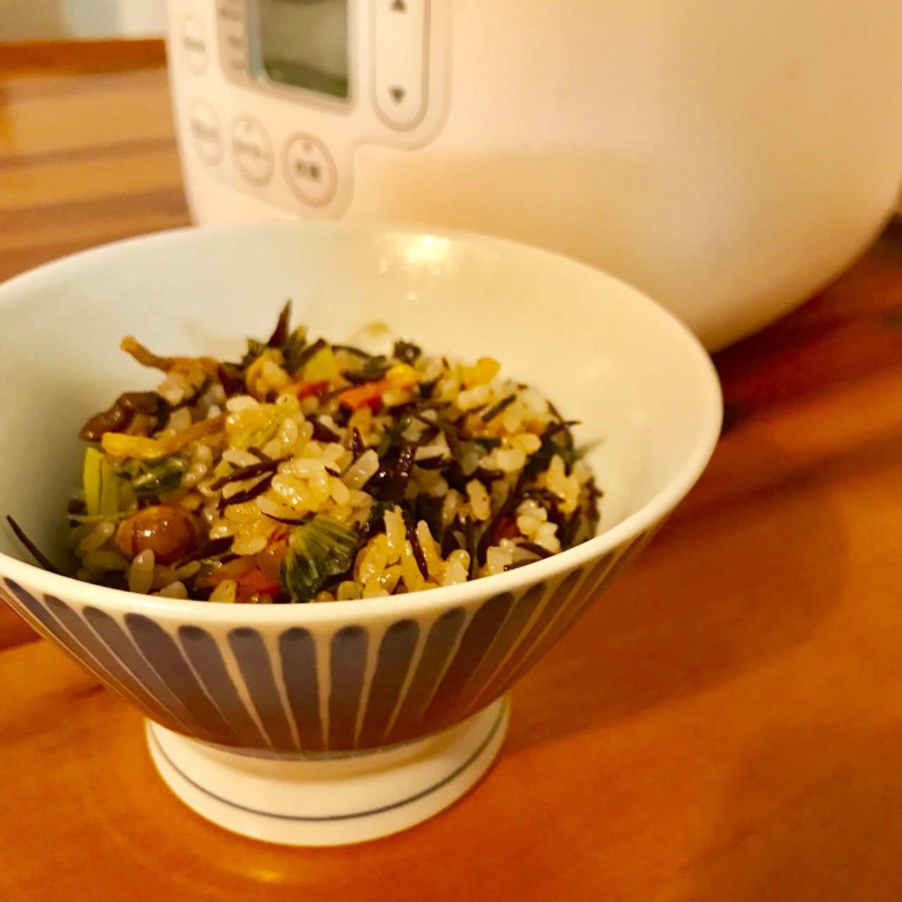 キービジュアル画像：乾燥野菜を使った炊き込みごはん