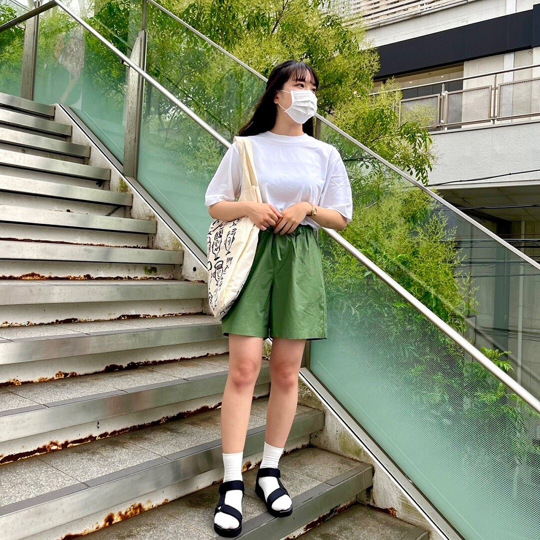 ➀