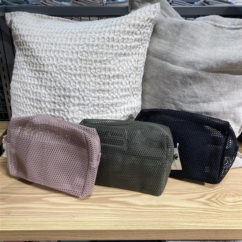 立体メッシュ小物整理ポーチ