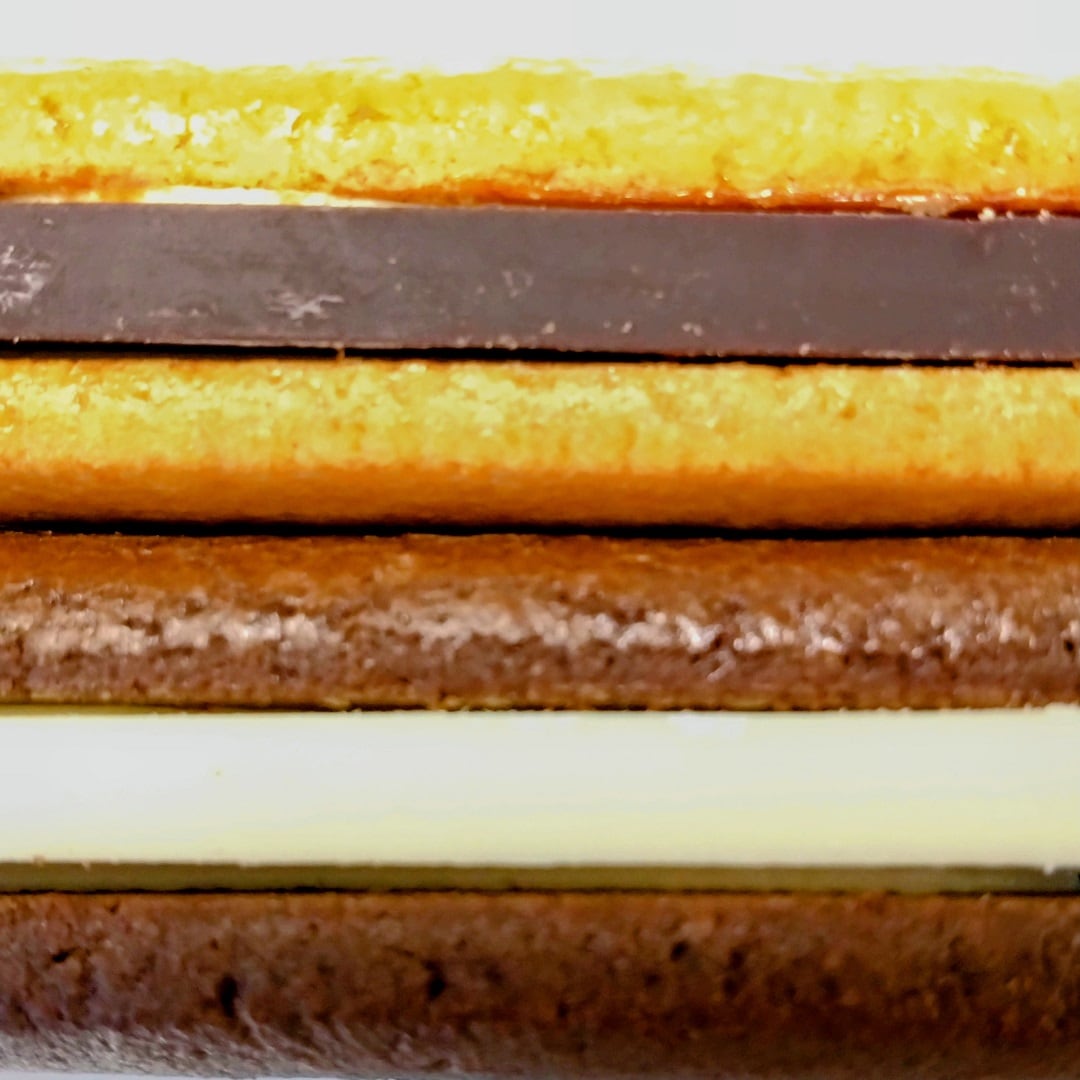 【イオンモール鈴鹿】厚めのチョコをサンドするしあわせ