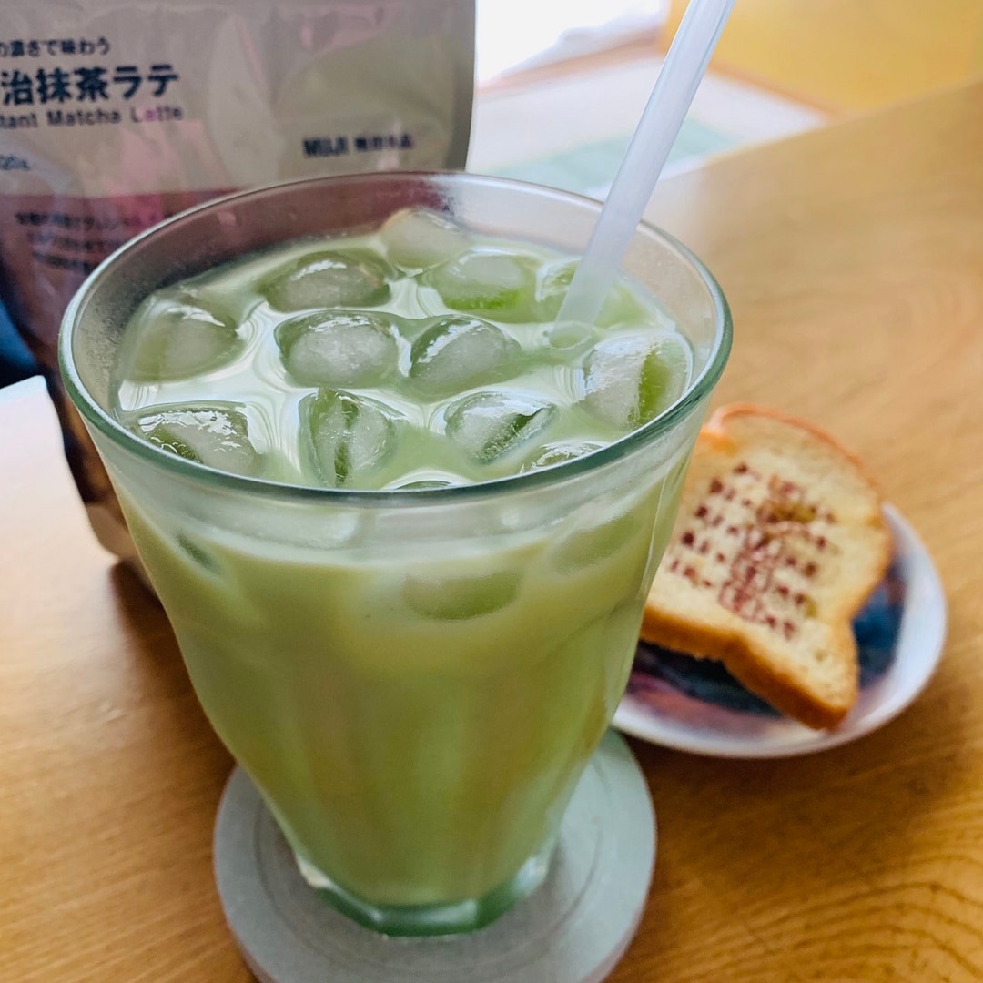 キービジュアル画像：おうちで簡単！アイス抹茶ラテ｜スタッフのおすすめ
