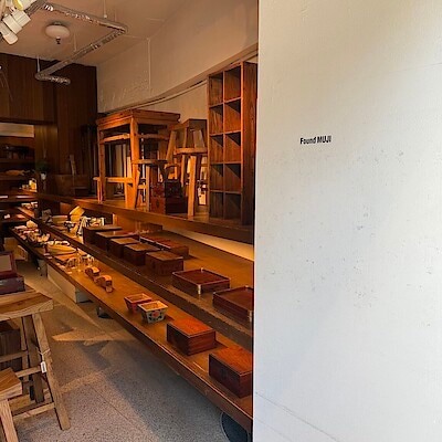 【青山】古家具とReMUJIのPOPUPが始まりました