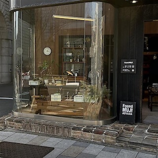 【青山】ウィンドウディスプレイが新しくなりました