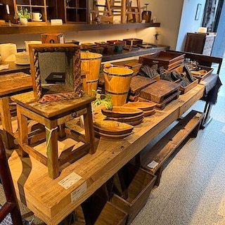 【青山】インドの古家具が入荷しました