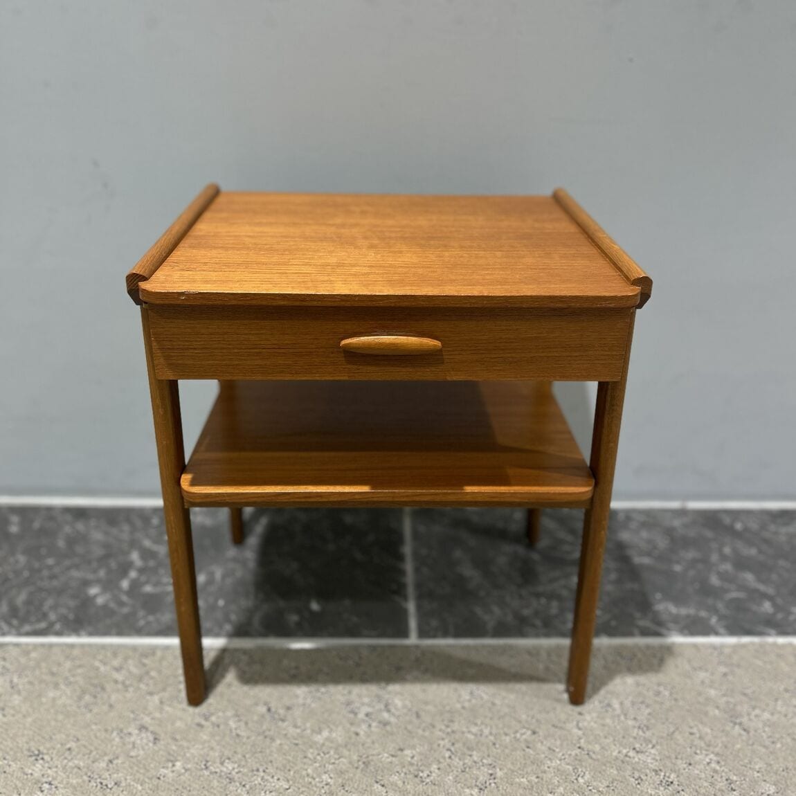 VINTAGESIDETABLE10