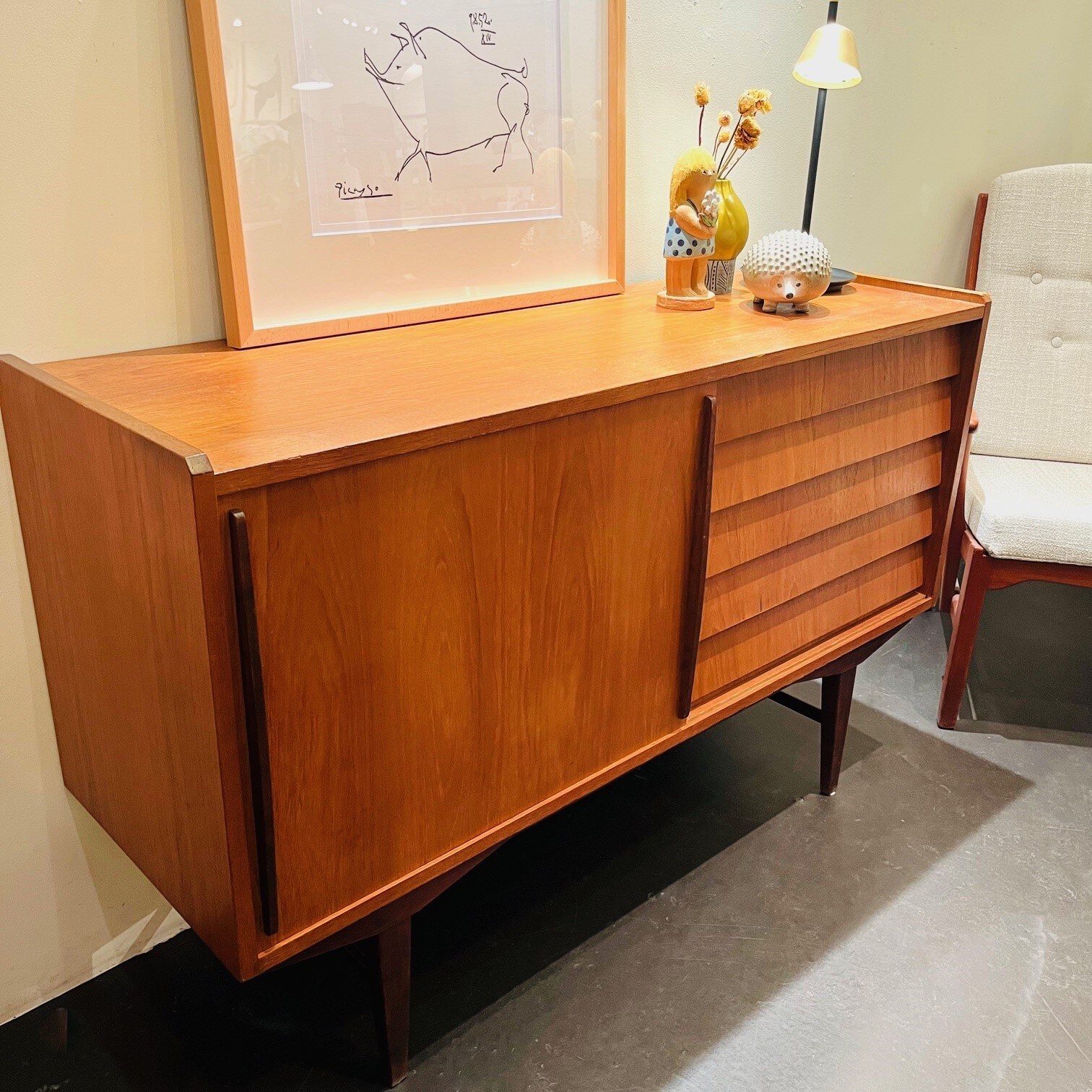 vintagesideboard1