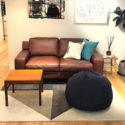 【IDÉE新宿店】心地よいレザーソファ